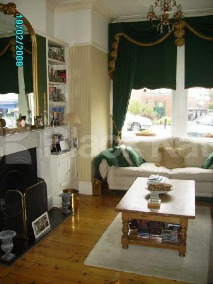 			LET!, 4 Bedroom, 1 bath, 1 reception House			 Palace Gates Road, ALEXANDRA PALACE